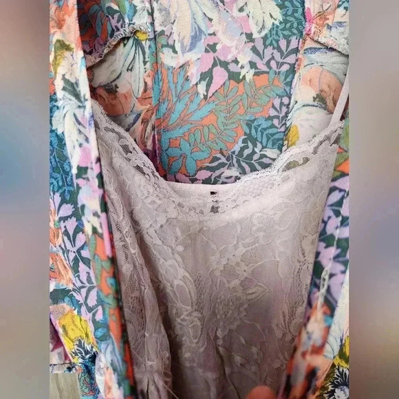 Anthropologie Akemi+Kin Valencia Sheer Multicolor Floral Boho Ruched Sleeves XS - Picture 8 of 16